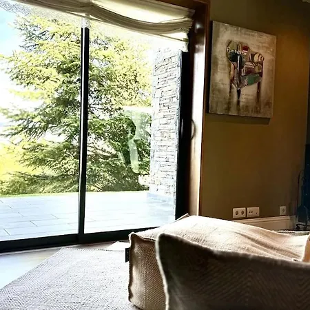 Mas Serra, Casa A Queixans